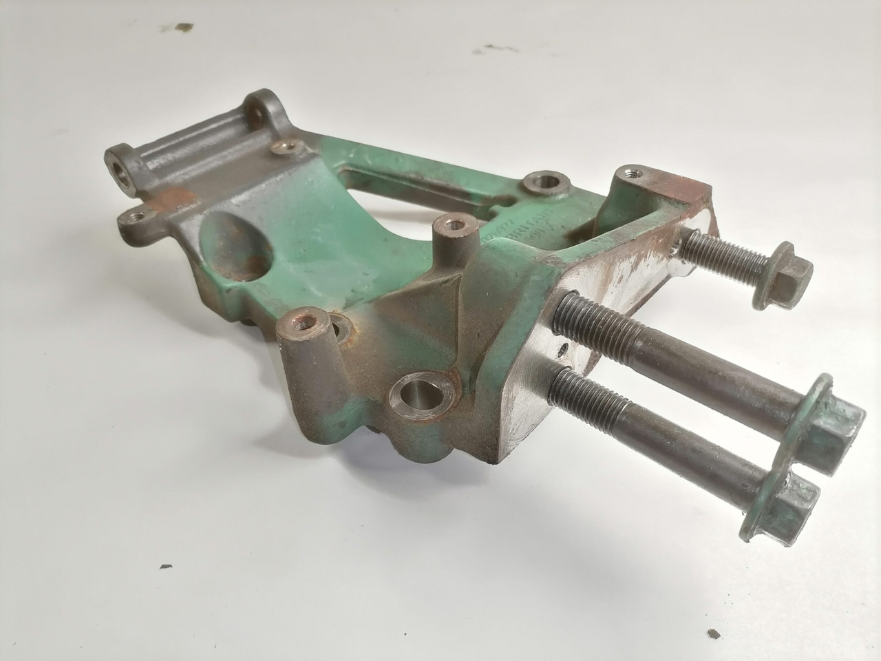 Volvo Generaatori kandur 22026927 - Генератор для Грузовиков: фото 3 Volvo Generaatori kandur 22026927 - Генератор для Грузовиков: фото 3