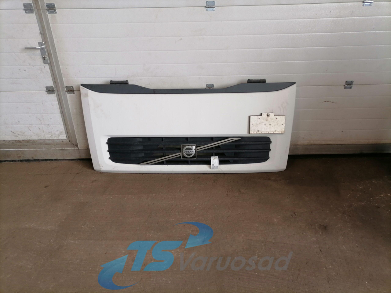 Volvo Grille panel 20748333 - Решётка радиатора для Грузовиков: фото 1 Volvo Grille panel 20748333 - Решётка радиатора для Грузовиков: фото 1