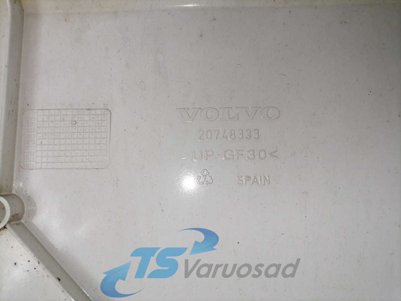 Volvo Grille panel 20748333 - Решётка радиатора для Грузовиков: фото 5 Volvo Grille panel 20748333 - Решётка радиатора для Грузовиков: фото 5