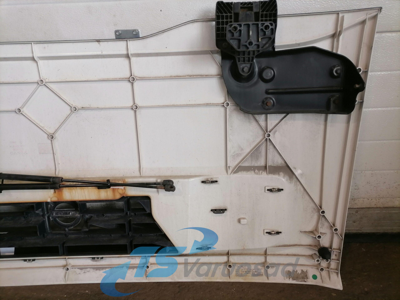 Volvo Grille panel 20748333 - Решётка радиатора для Грузовиков: фото 3 Volvo Grille panel 20748333 - Решётка радиатора для Грузовиков: фото 3