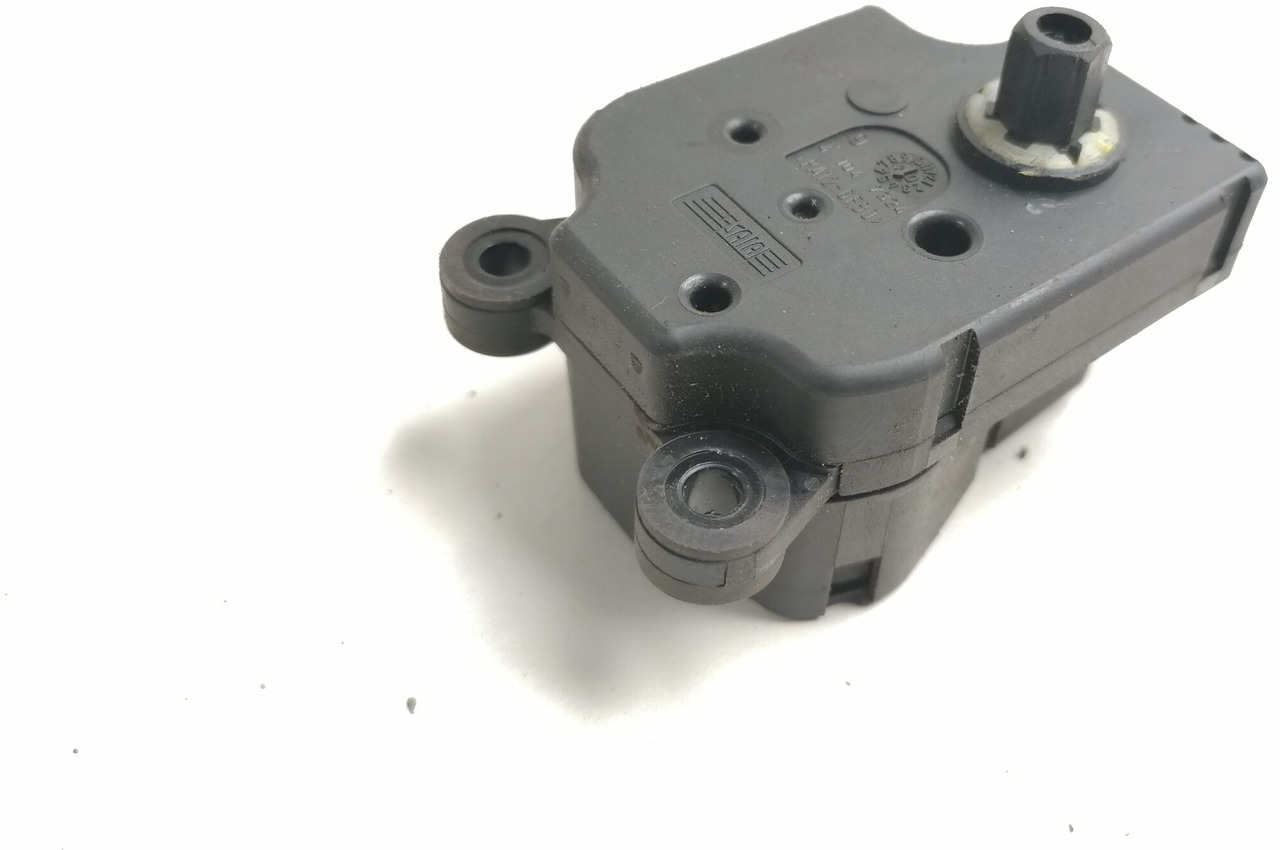 Volvo Interior heating damper position regulator 20443812 - Универсальная запчасть для Грузовиков: фото 3 Volvo Interior heating damper position regulator 20443812 - Универсальная запчасть для Грузовиков: фото 3