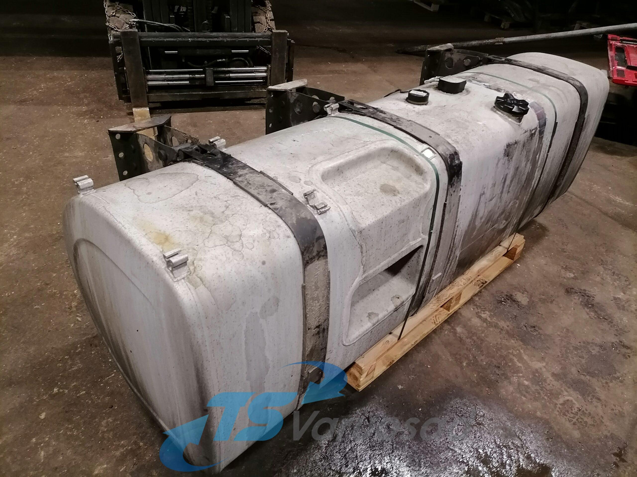 Volvo Kütusepaak 900L 21442022 - Топливный бак для Грузовиков: фото 3 Volvo Kütusepaak 900L 21442022 - Топливный бак для Грузовиков: фото 3