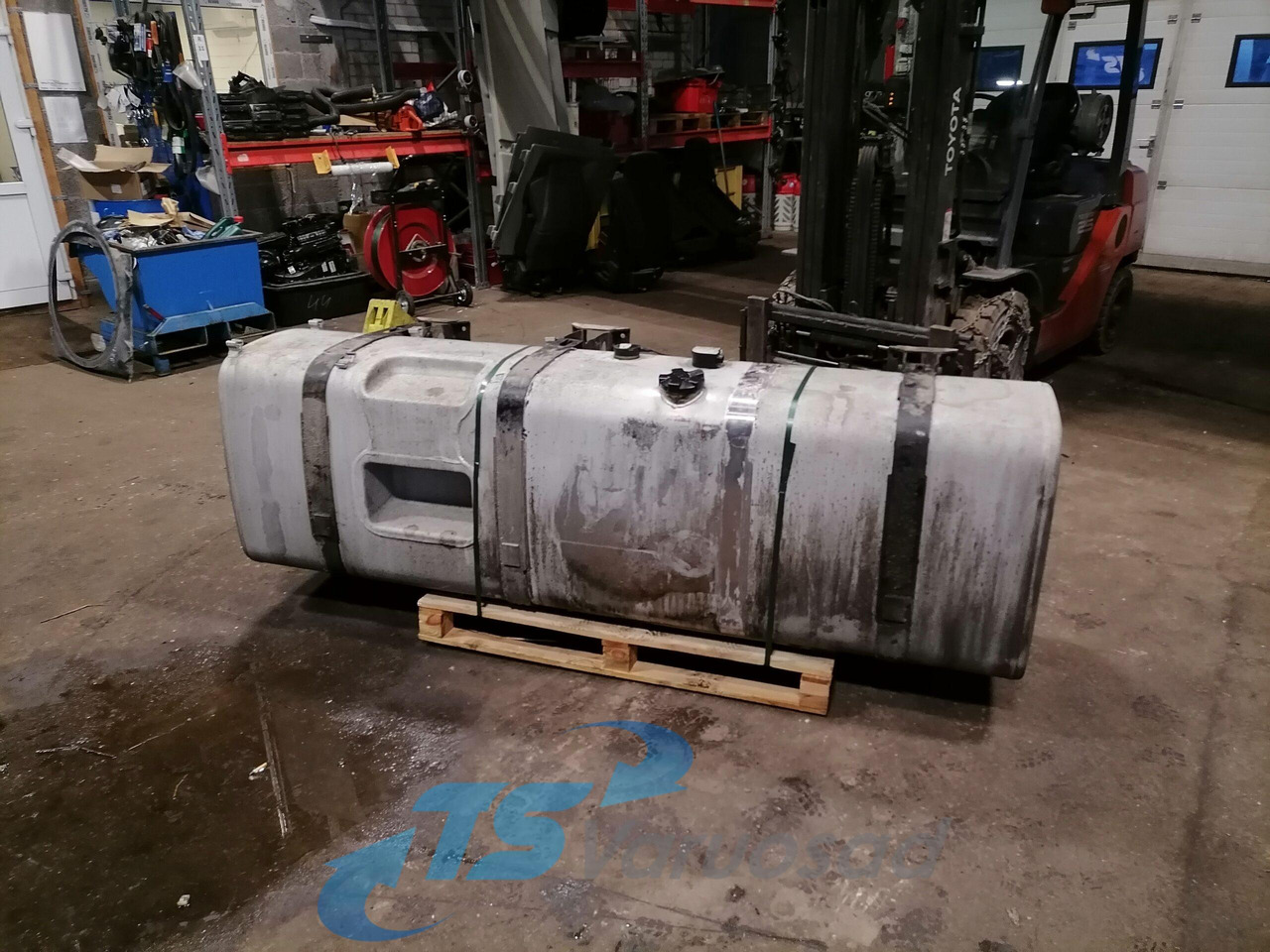 Volvo Kütusepaak 900L 21442022 - Топливный бак для Грузовиков: фото 1 Volvo Kütusepaak 900L 21442022 - Топливный бак для Грузовиков: фото 1