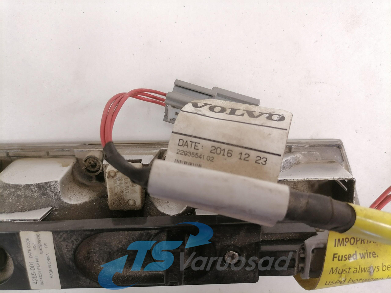 Volvo Salongi valgusti 84144229 - Универсальная запчасть для Грузовиков: фото 4 Volvo Salongi valgusti 84144229 - Универсальная запчасть для Грузовиков: фото 4