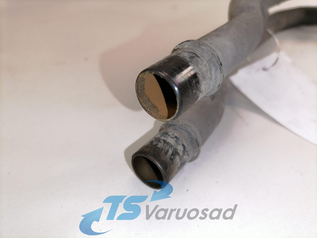 Volvo Salongisoojendus torud 82819703 - Отопление/ Вентиляция для Грузовиков: фото 4 Volvo Salongisoojendus torud 82819703 - Отопление/ Вентиляция для Грузовиков: фото 4