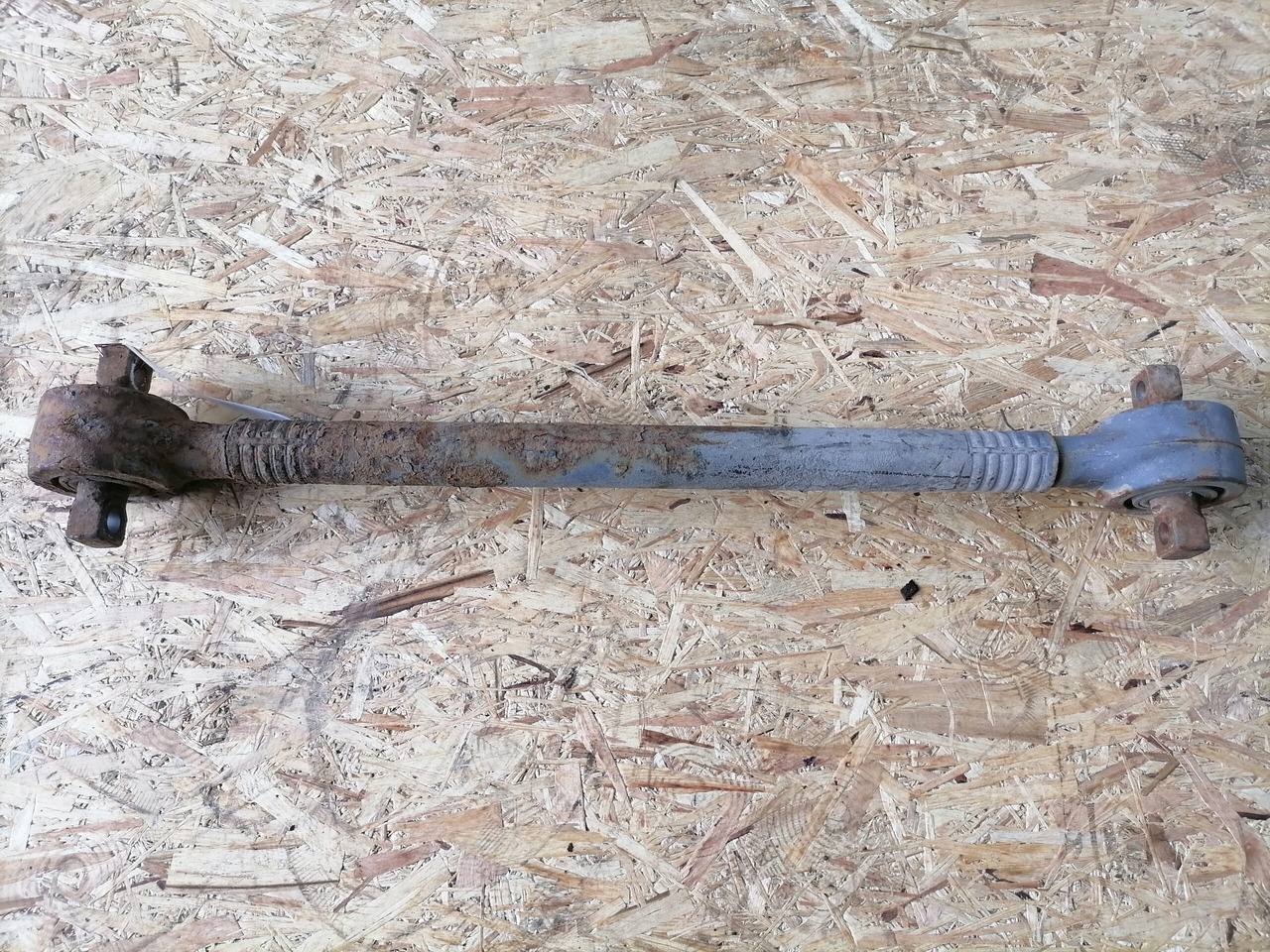 Volvo Torque rod 20410053 - Ось и запчасти для Грузовиков: фото 4 Volvo Torque rod 20410053 - Ось и запчасти для Грузовиков: фото 4