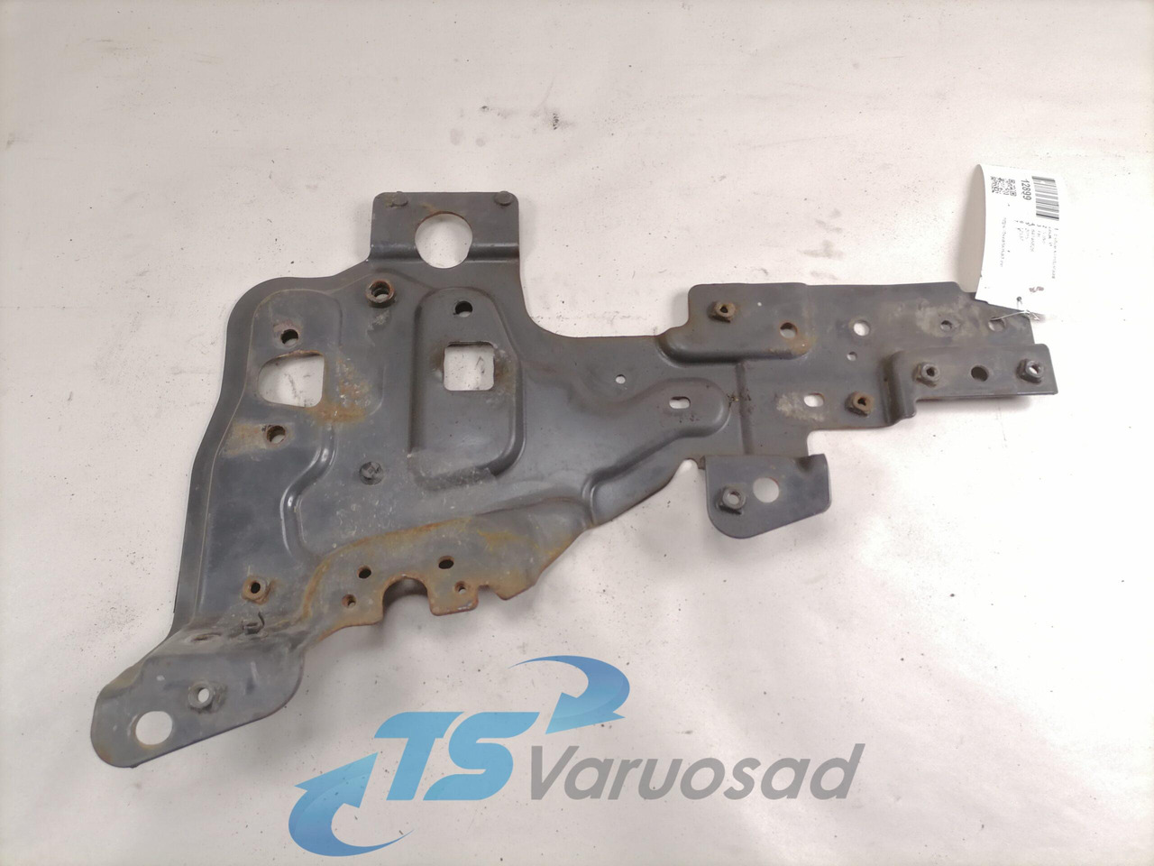 Volvo light bracket 84146828 - Свет/ Освещение для Грузовиков: фото 1 Volvo light bracket 84146828 - Свет/ Освещение для Грузовиков: фото 1