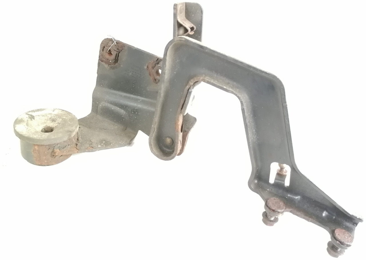 Volvo lower grille carrier hinge 20425954 - Решётка радиатора для Грузовиков: фото 1 Volvo lower grille carrier hinge 20425954 - Решётка радиатора для Грузовиков: фото 1