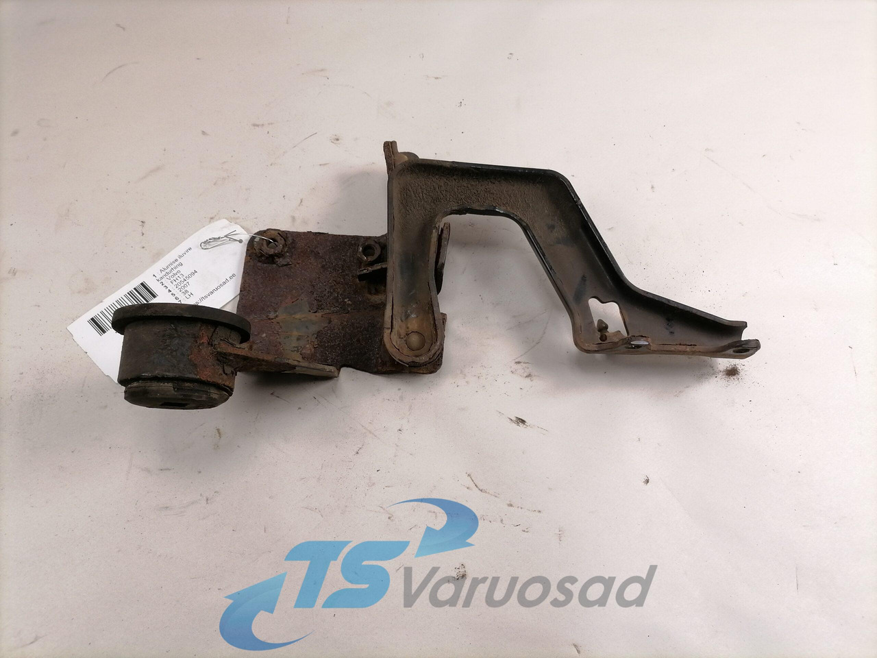 Volvo lower grille carrier hinge 20545094 - Решётка радиатора для Грузовиков: фото 1 Volvo lower grille carrier hinge 20545094 - Решётка радиатора для Грузовиков: фото 1