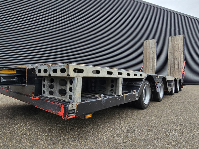 Низкорамный полуприцеп Faymonville MULTIMAX - EXTENDABLE / HYDR RAMP / WHEEL WELL / RADMULDEN: фото 13 Низкорамный полуприцеп Faymonville MULTIMAX - EXTENDABLE / HYDR RAMP / WHEEL WELL / RADMULDEN: фото 13