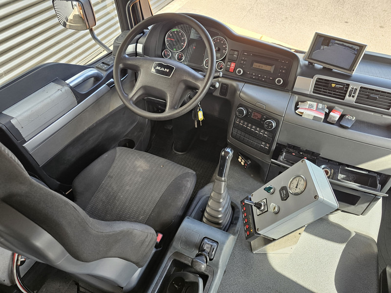 Подметально-уборочная машина MAN TGM 15.240 BL / TIPPER / DOKA / VEEG / SWEEPER: фото 14