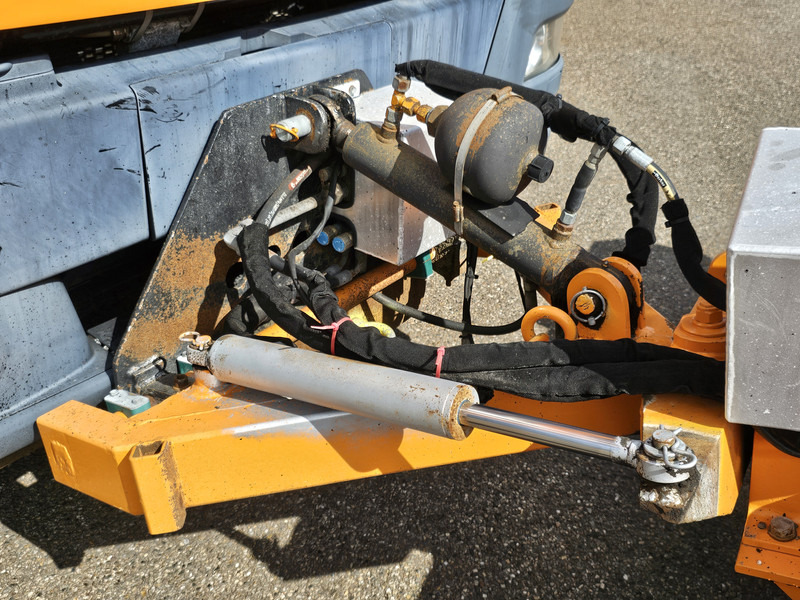 Подметально-уборочная машина MAN TGM 15.240 BL / TIPPER / DOKA / VEEG / SWEEPER: фото 9