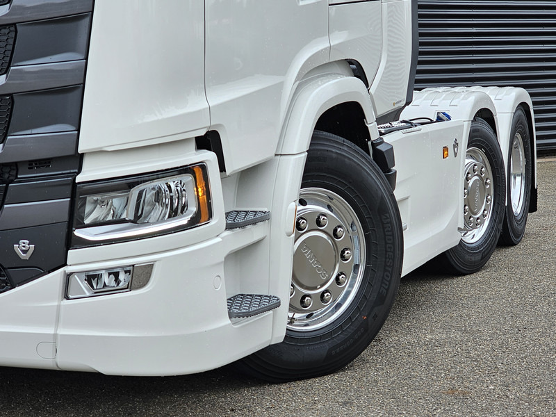 Тягач Scania S660 V8 6x2/4 / 2 x PTO / PARKING COOLER / FULL AIR: фото 6 Тягач Scania S660 V8 6x2/4 / 2 x PTO / PARKING COOLER / FULL AIR: фото 6