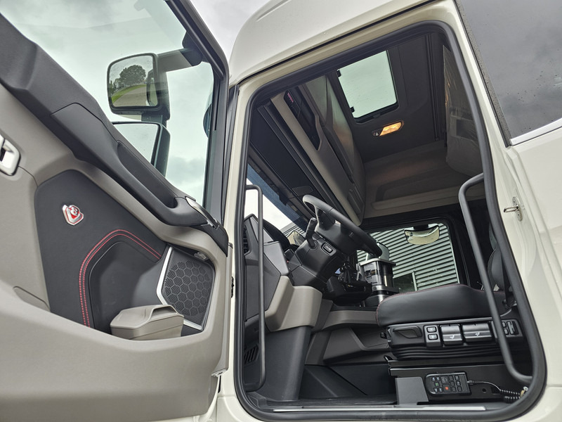 Тягач Scania S660 V8 6x2/4 / 2 x PTO / PARKING COOLER / FULL AIR: фото 12 Тягач Scania S660 V8 6x2/4 / 2 x PTO / PARKING COOLER / FULL AIR: фото 12