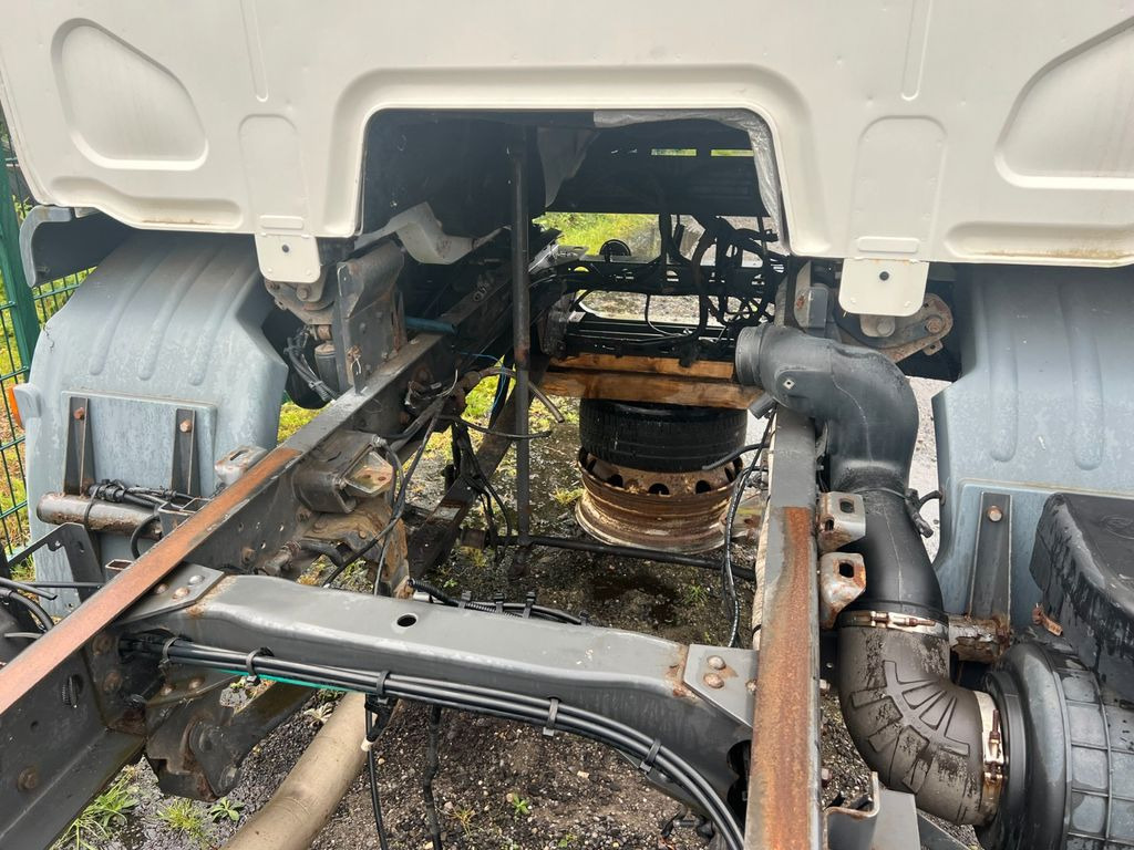 DAF LF 45.220 12 to. for PARTS no engine no gearbox! DAF LF 45.220 12 to. for PARTS no engine no gearbox! - Тентованный грузовик: фото 3 DAF LF 45.220 12 to. for PARTS no engine no gearbox! DAF LF 45.220 12 to. for PARTS no engine no gearbox! - Тентованный грузовик: фото 3