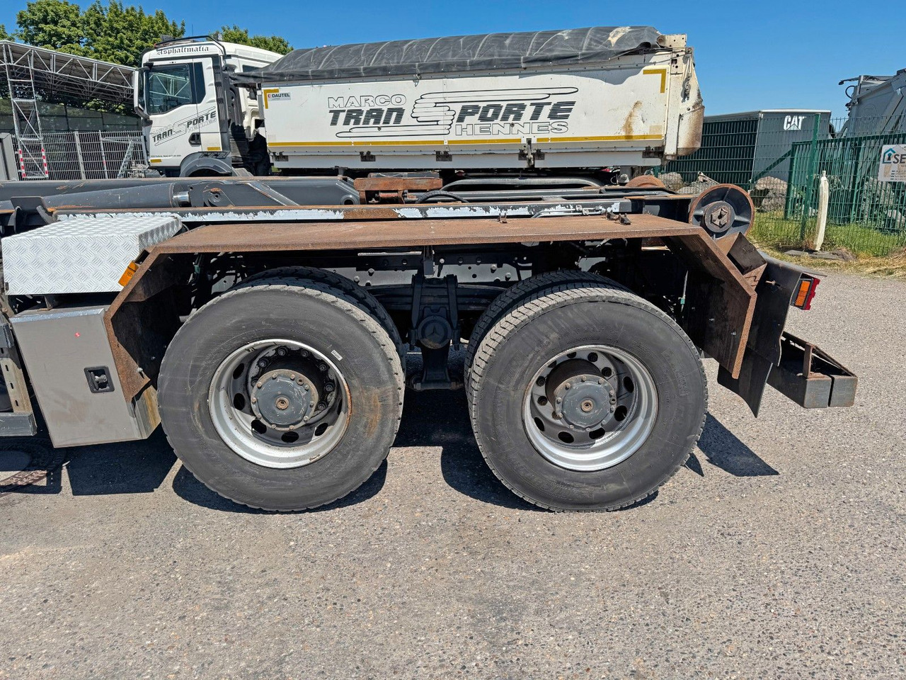 Mercedes-Benz 2644 6X4 VDL Abroller mit 3,90 Radstand Blatt BL - Крюковой мультилифт: фото 5 Mercedes-Benz 2644 6X4 VDL Abroller mit 3,90 Radstand Blatt BL - Крюковой мультилифт: фото 5