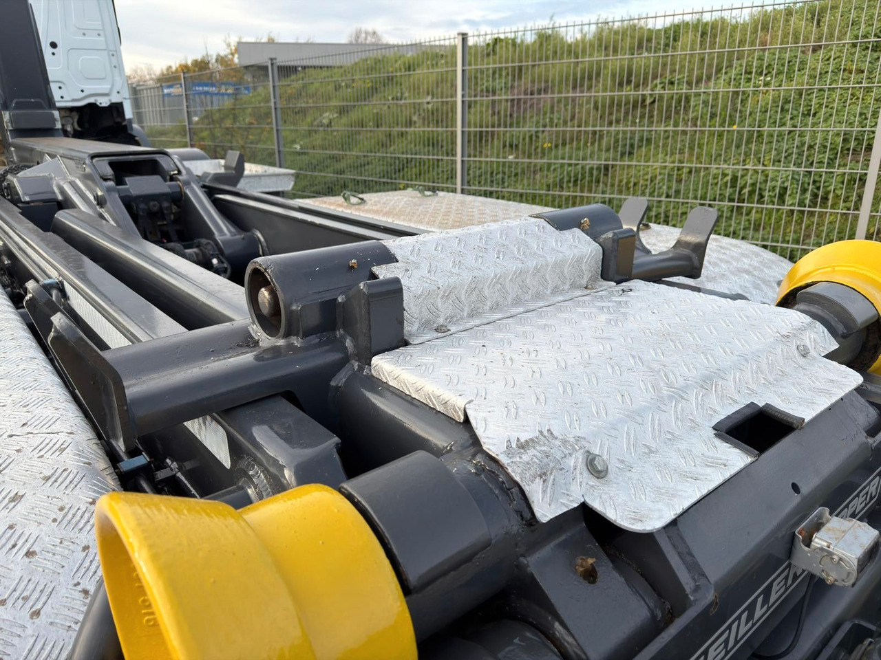 Mercedes-Benz 3748 8x4 Meiller RK30.65 | Funk | hydr.Container - Крюковой мультилифт: фото 5 Mercedes-Benz 3748 8x4 Meiller RK30.65 | Funk | hydr.Container - Крюковой мультилифт: фото 5