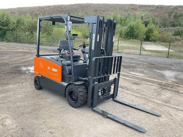 Doosan B35X-7 PLUS - Электропогрузчик: фото 4 Doosan B35X-7 PLUS - Электропогрузчик: фото 4