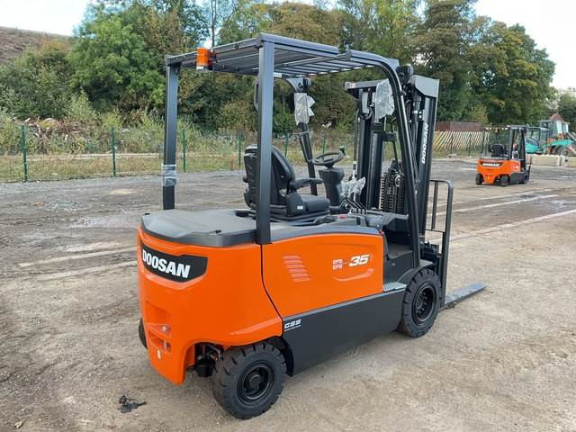 Doosan B35X-7 PLUS - Электропогрузчик: фото 3 Doosan B35X-7 PLUS - Электропогрузчик: фото 3