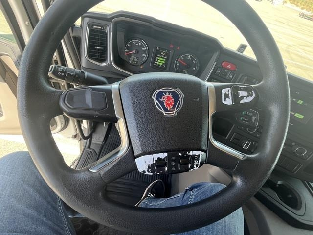 Тягач Scania P410: фото 20