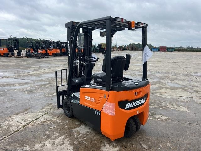 Doosan B15T-7 PLUS - Электропогрузчик: фото 2 Doosan B15T-7 PLUS - Электропогрузчик: фото 2