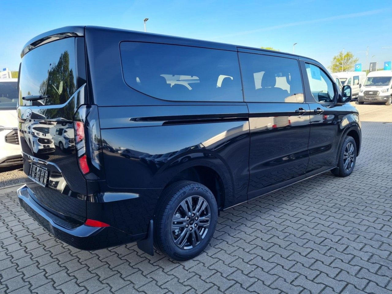 Ford Tourneo Custom 320 AG L2 Titanium 8 Sitze LEDER - Пассажирский фургон: фото 4 Ford Tourneo Custom 320 AG L2 Titanium 8 Sitze LEDER - Пассажирский фургон: фото 4
