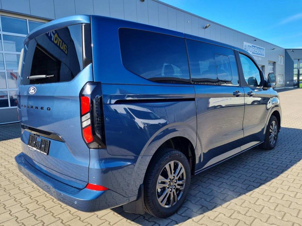 Ford Tourneo Custom 320 Titanium L1 AG 8-Sitze LED KA - Пассажирский фургон: фото 5 Ford Tourneo Custom 320 Titanium L1 AG 8-Sitze LED KA - Пассажирский фургон: фото 5