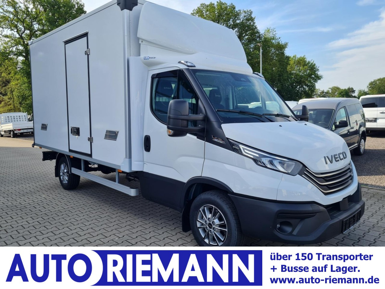 Iveco DAILY 35S18 Koffer Hi MATIC ALU KAMERA NAVI TEMPOMAT - Фургон с закрытым кузовом: фото 1 Iveco DAILY 35S18 Koffer Hi MATIC ALU KAMERA NAVI TEMPOMAT - Фургон с закрытым кузовом: фото 1