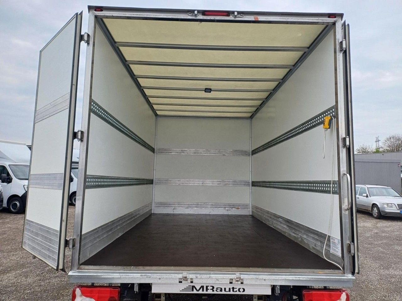 Mercedes-Benz Sprinter 315 CDi RWD Koffer LBW KLIMA TEMPOMAT - Фургон с закрытым кузовом: фото 5 Mercedes-Benz Sprinter 315 CDi RWD Koffer LBW KLIMA TEMPOMAT - Фургон с закрытым кузовом: фото 5