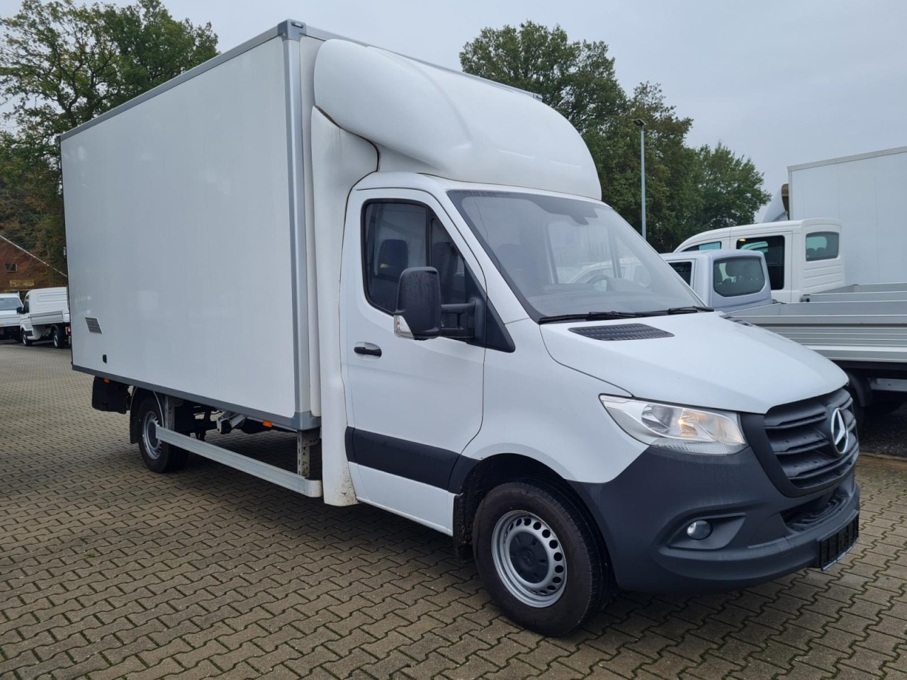 Mercedes-Benz Sprinter 315 RWD Möbel Koffer LBW KLIMA TEMPOMAT - Фургон с закрытым кузовом: фото 3 Mercedes-Benz Sprinter 315 RWD Möbel Koffer LBW KLIMA TEMPOMAT - Фургон с закрытым кузовом: фото 3