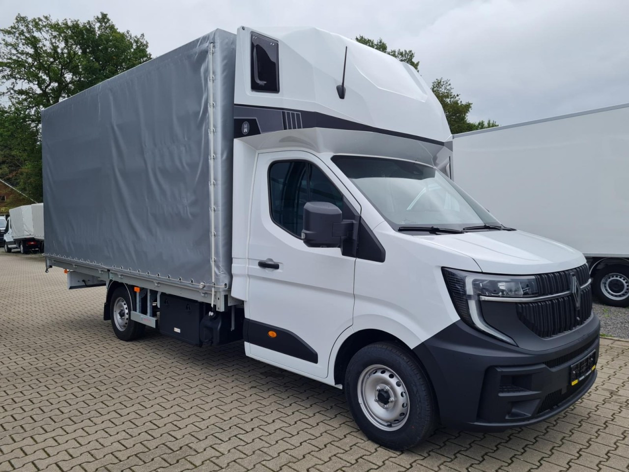Renault Master 35 Pritsche Schiebe Plane Schlafkab 10 PAL LUFTFEDER - Тентованный фургон: фото 3 Renault Master 35 Pritsche Schiebe Plane Schlafkab 10 PAL LUFTFEDER - Тентованный фургон: фото 3