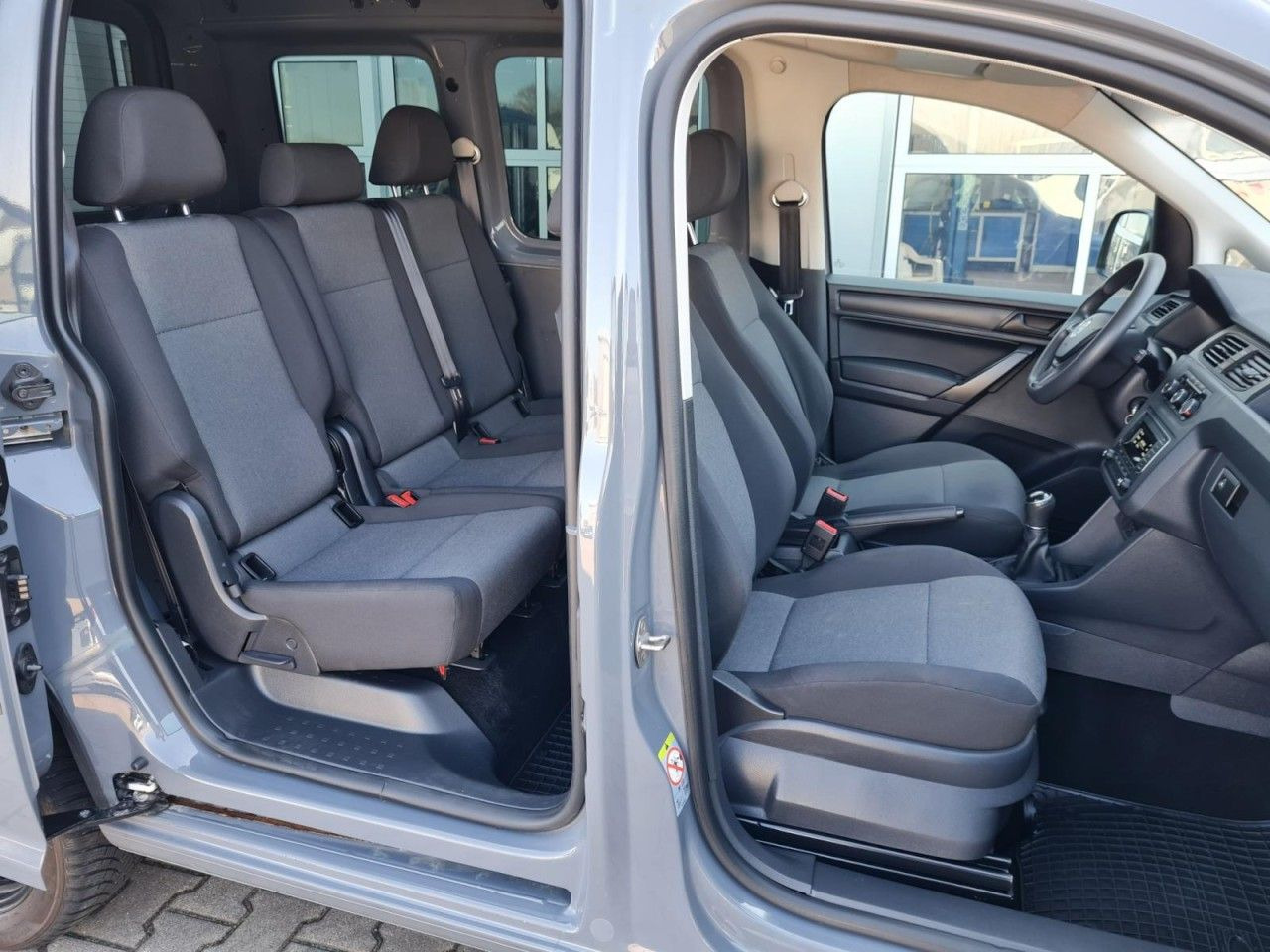 Volkswagen Caddy Kombi 4Motion TDi 5-Sitze KLIMA STHZ TEMPO - Пассажирский фургон: фото 5 Volkswagen Caddy Kombi 4Motion TDi 5-Sitze KLIMA STHZ TEMPO - Пассажирский фургон: фото 5