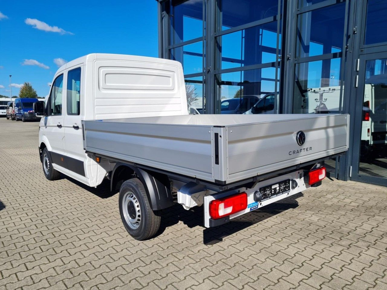 Volkswagen Crafter 35 Doka TDI Pritsche MR KLIMA TEMPOMAT - Малотоннажный бортовой грузовик, Грузопассажирский фургон: фото 4 Volkswagen Crafter 35 Doka TDI Pritsche MR KLIMA TEMPOMAT - Малотоннажный бортовой грузовик, Грузопассажирский фургон: фото 4
