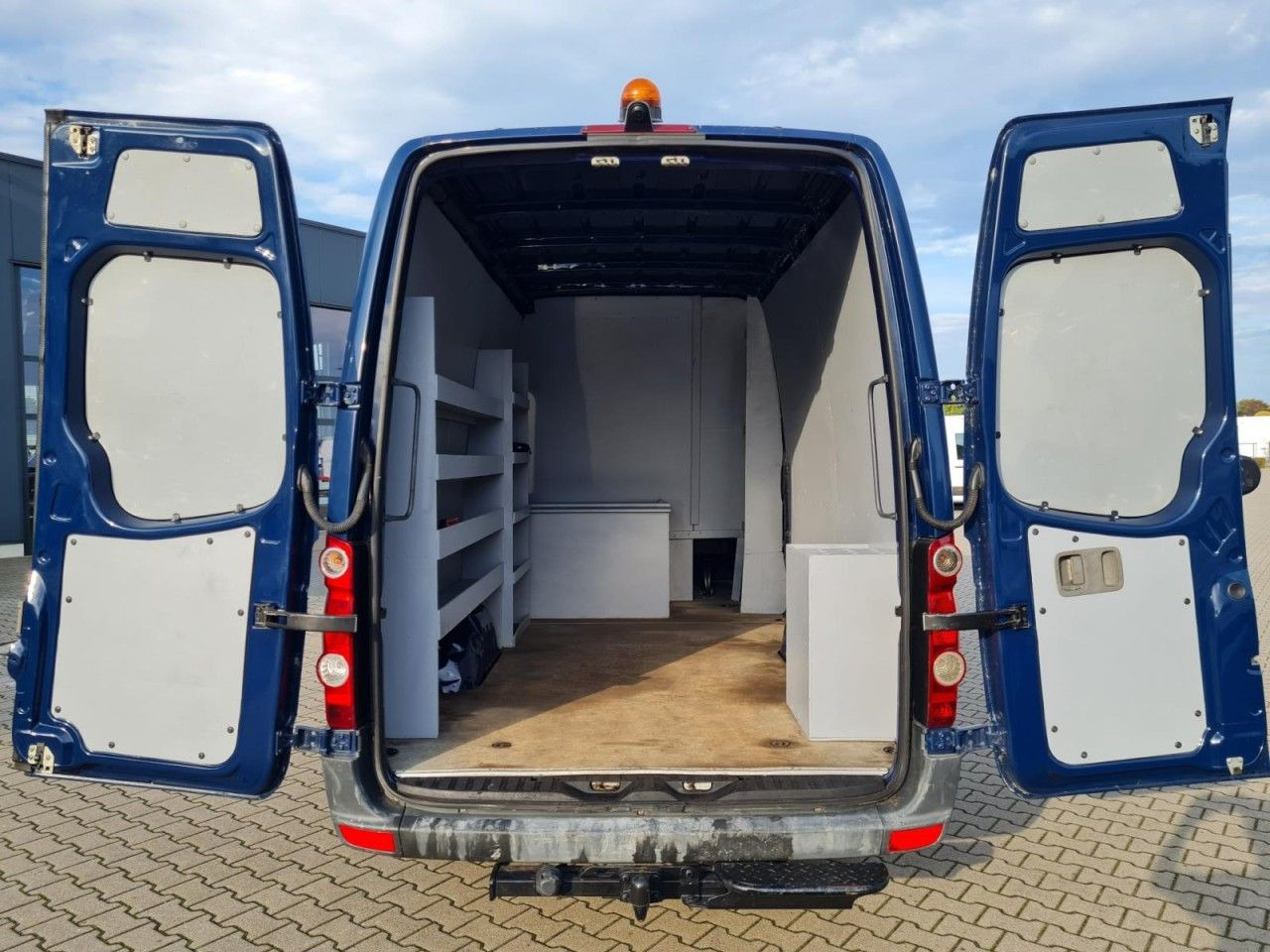 Volkswagen Crafter 35 Kasten Doka 5 Sitze AHK 3.5to REGALSY - Цельнометаллический фургон, Грузопассажирский фургон: фото 5 Volkswagen Crafter 35 Kasten Doka 5 Sitze AHK 3.5to REGALSY - Цельнометаллический фургон, Грузопассажирский фургон: фото 5