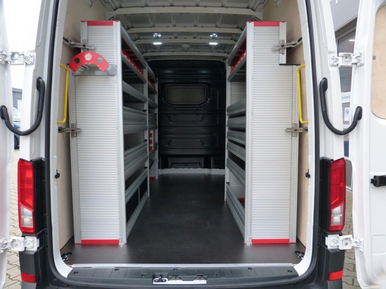 Volkswagen Crafter 35 Kasten TDI MR PDC WERKSTATTEINRICHTUN - Цельнометаллический фургон: фото 5 Volkswagen Crafter 35 Kasten TDI MR PDC WERKSTATTEINRICHTUN - Цельнометаллический фургон: фото 5