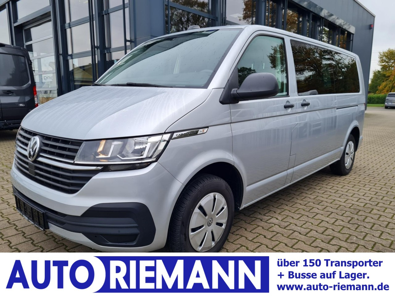 Volkswagen T6.1 Caravelle TDI lang 9 Sitzer 2 Schiebetüren Trendl. - Микроавтобус, Пассажирский фургон: фото 1 Volkswagen T6.1 Caravelle TDI lang 9 Sitzer 2 Schiebetüren Trendl. - Микроавтобус, Пассажирский фургон: фото 1