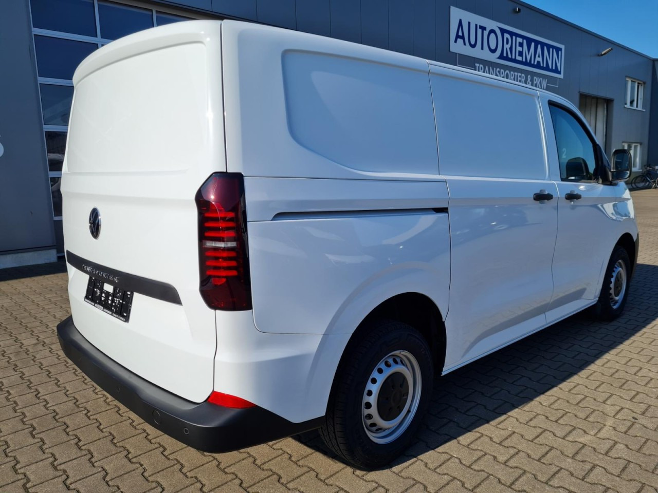 Volkswagen T7 Transporter Kasten TDi L1 Heckklappe KLIMA PDC - Легковой фургон: фото 5 Volkswagen T7 Transporter Kasten TDi L1 Heckklappe KLIMA PDC - Легковой фургон: фото 5