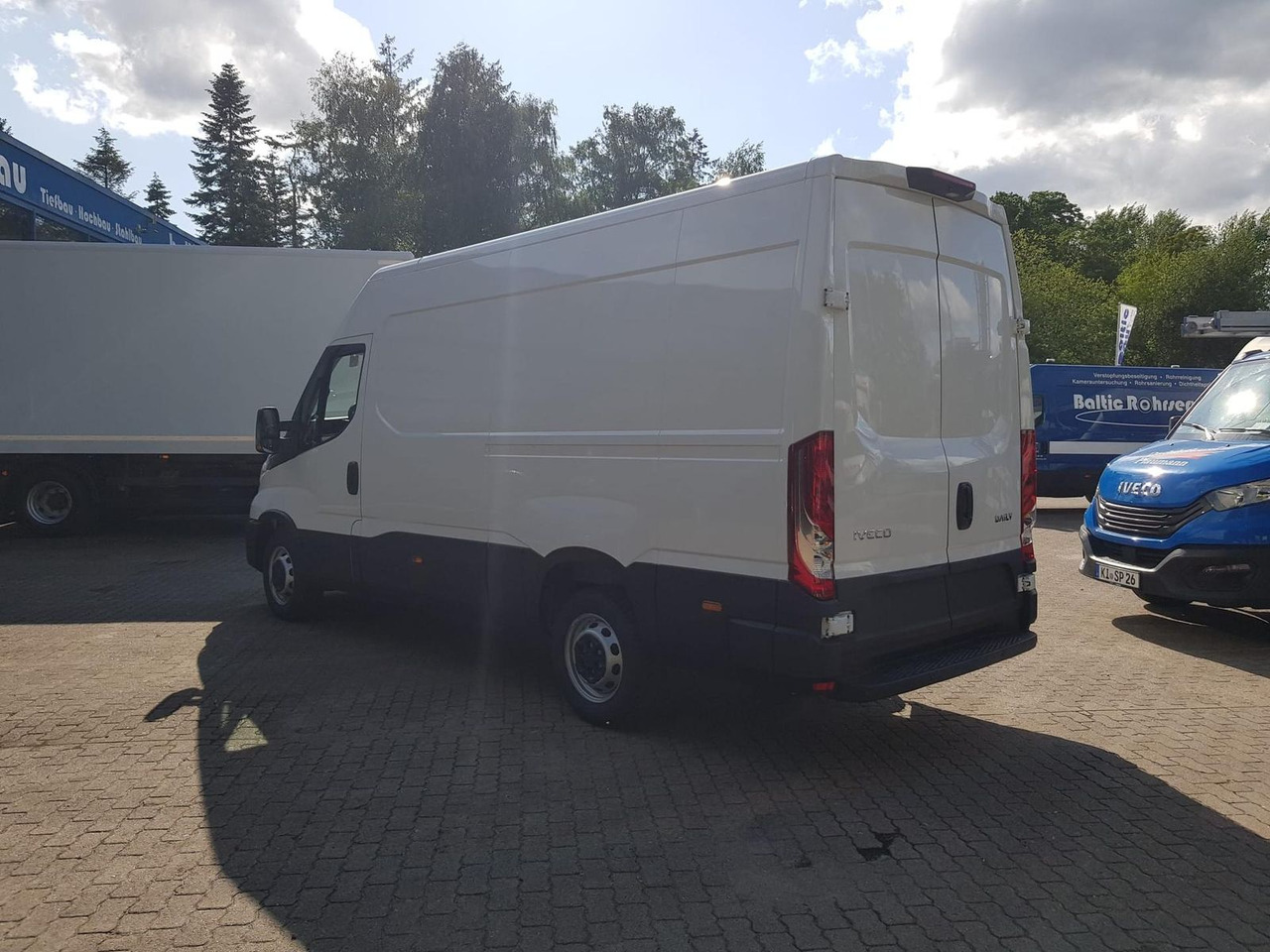 Iveco Daily 35S12A8VY*RADIO* 0% Finanzierung - Цельнометаллический фургон: фото 3 Iveco Daily 35S12A8VY*RADIO* 0% Finanzierung - Цельнометаллический фургон: фото 3