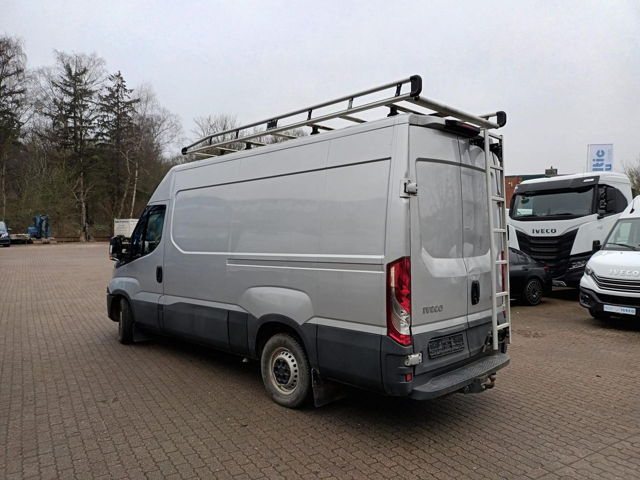 Iveco Daily 35S12V 3520L AHK Dachträger 85 kW (116 ... - Цельнометаллический фургон: фото 2 Iveco Daily 35S12V 3520L AHK Dachträger 85 kW (116 ... - Цельнометаллический фургон: фото 2