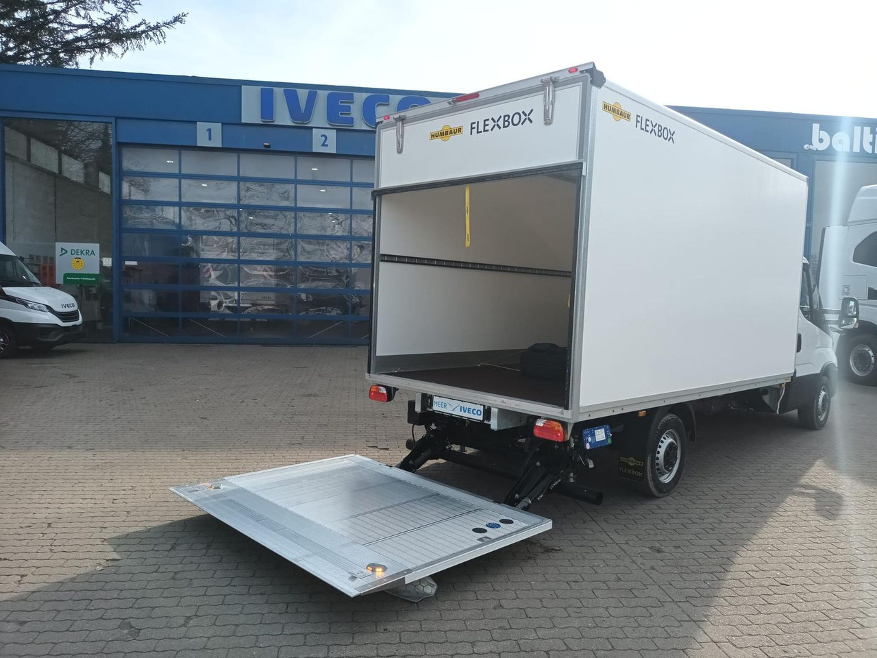 Iveco Daily 35S14HE Koffer LBW, Rückfahrkamera 2x a... - Фургон с закрытым кузовом: фото 4 Iveco Daily 35S14HE Koffer LBW, Rückfahrkamera 2x a... - Фургон с закрытым кузовом: фото 4