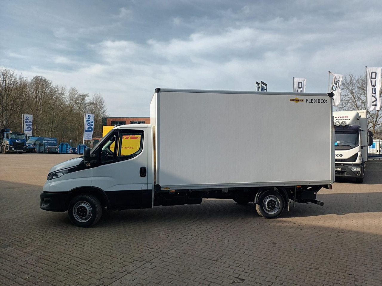 Iveco Daily 35S14HE Koffer LBW, Rückfahrkamera 2x a... - Фургон с закрытым кузовом: фото 2 Iveco Daily 35S14HE Koffer LBW, Rückfahrkamera 2x a... - Фургон с закрытым кузовом: фото 2
