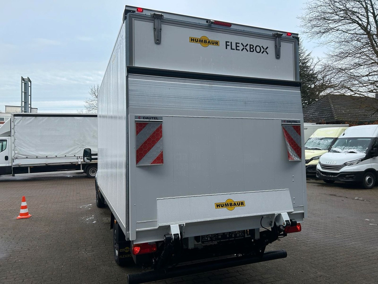 Iveco Daily Koffer 35S14H 3,0 LBW Kamera 115 kW (15... - Фургон с закрытым кузовом: фото 5 Iveco Daily Koffer 35S14H 3,0 LBW Kamera 115 kW (15... - Фургон с закрытым кузовом: фото 5