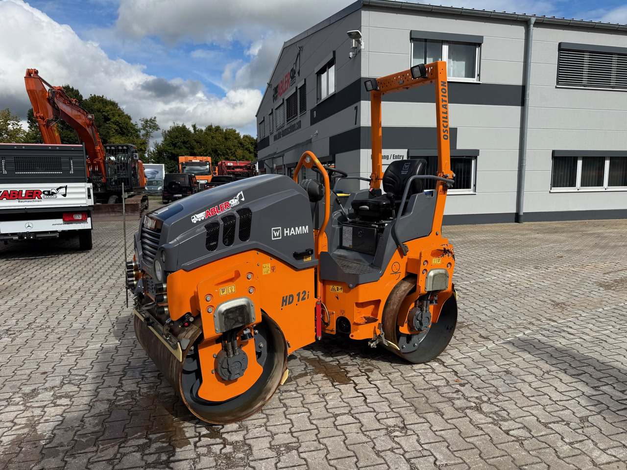 HAMM HD12i VO VIO Tandemwalze mit Oszillation - Дорожный каток: фото 3 HAMM HD12i VO VIO Tandemwalze mit Oszillation - Дорожный каток: фото 3