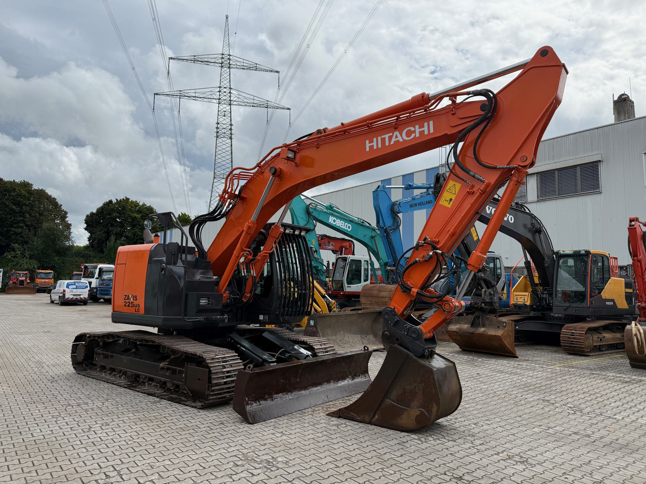 Hitachi ZX225 USLC-5B Kurzheck Kettenbagger - Экскаватор: фото 3 Hitachi ZX225 USLC-5B Kurzheck Kettenbagger - Экскаватор: фото 3