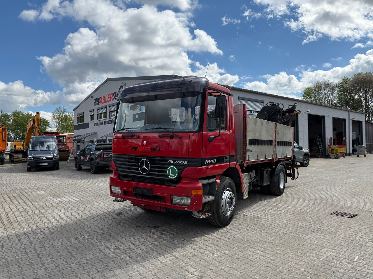 Mercedes-Benz 1840 Actros 2-Seiten-Kipper mit Kran Hiab 125-3 mit Funk - Грузовик бортовой/ Платформа, Автоманипулятор: фото 2 Mercedes-Benz 1840 Actros 2-Seiten-Kipper mit Kran Hiab 125-3 mit Funk - Грузовик бортовой/ Платформа, Автоманипулятор: фото 2