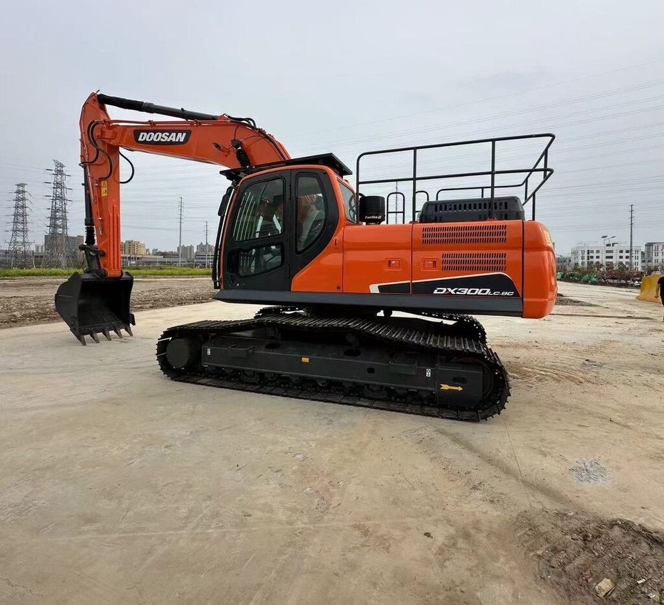 Doosan DX300 - Гусеничный экскаватор: фото 1 Doosan DX300 - Гусеничный экскаватор: фото 1