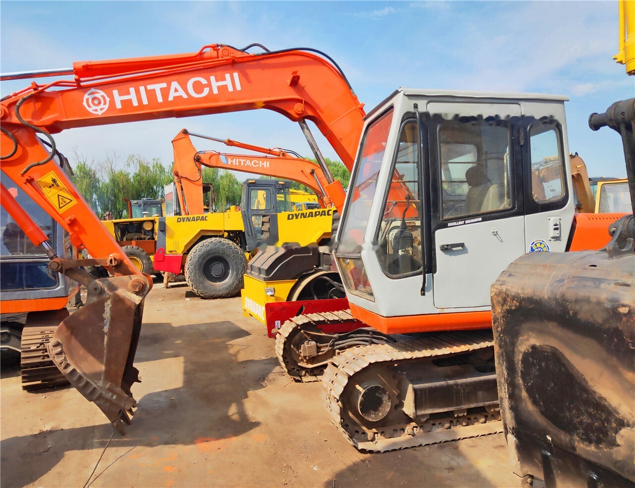 Hitachi EX60 - Мини-экскаватор: фото 1 Hitachi EX60 - Мини-экскаватор: фото 1