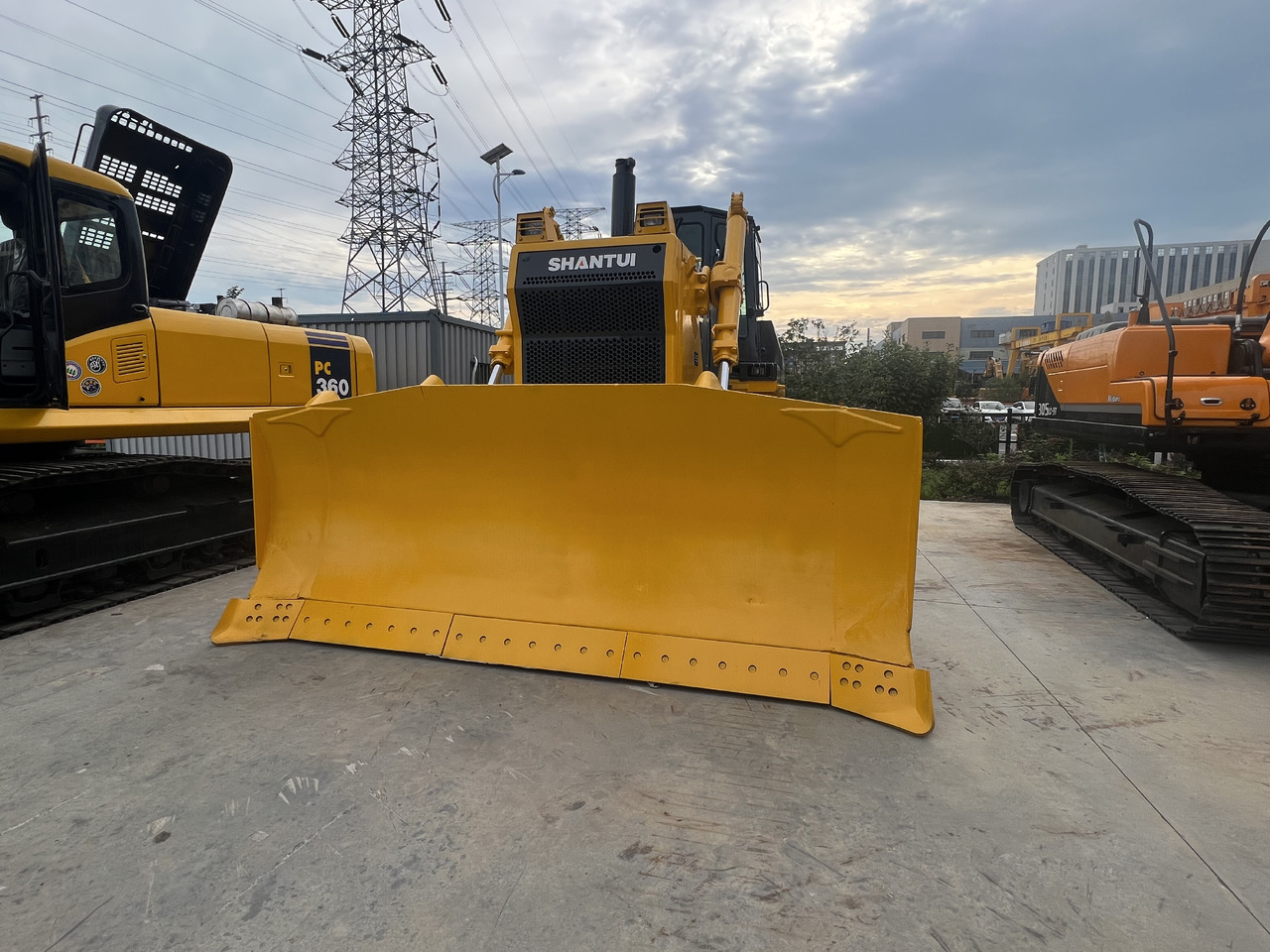 SHANTUI SD32 - Бульдозер: фото 2 SHANTUI SD32 - Бульдозер: фото 2