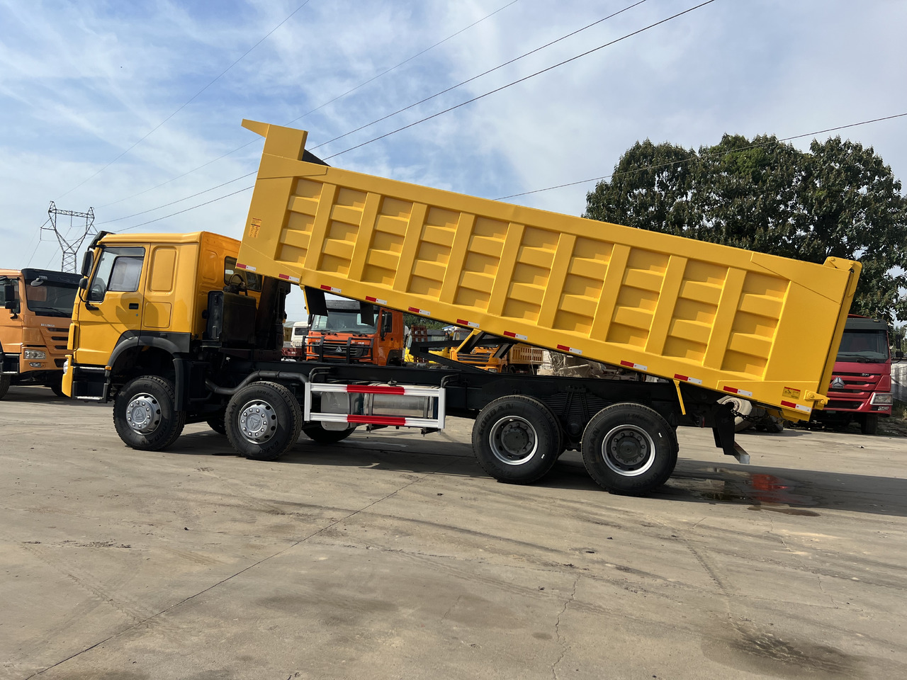 Самосвал SINOTRUK HOWO 8*4 RHD: фото 6 Самосвал SINOTRUK HOWO 8*4 RHD: фото 6