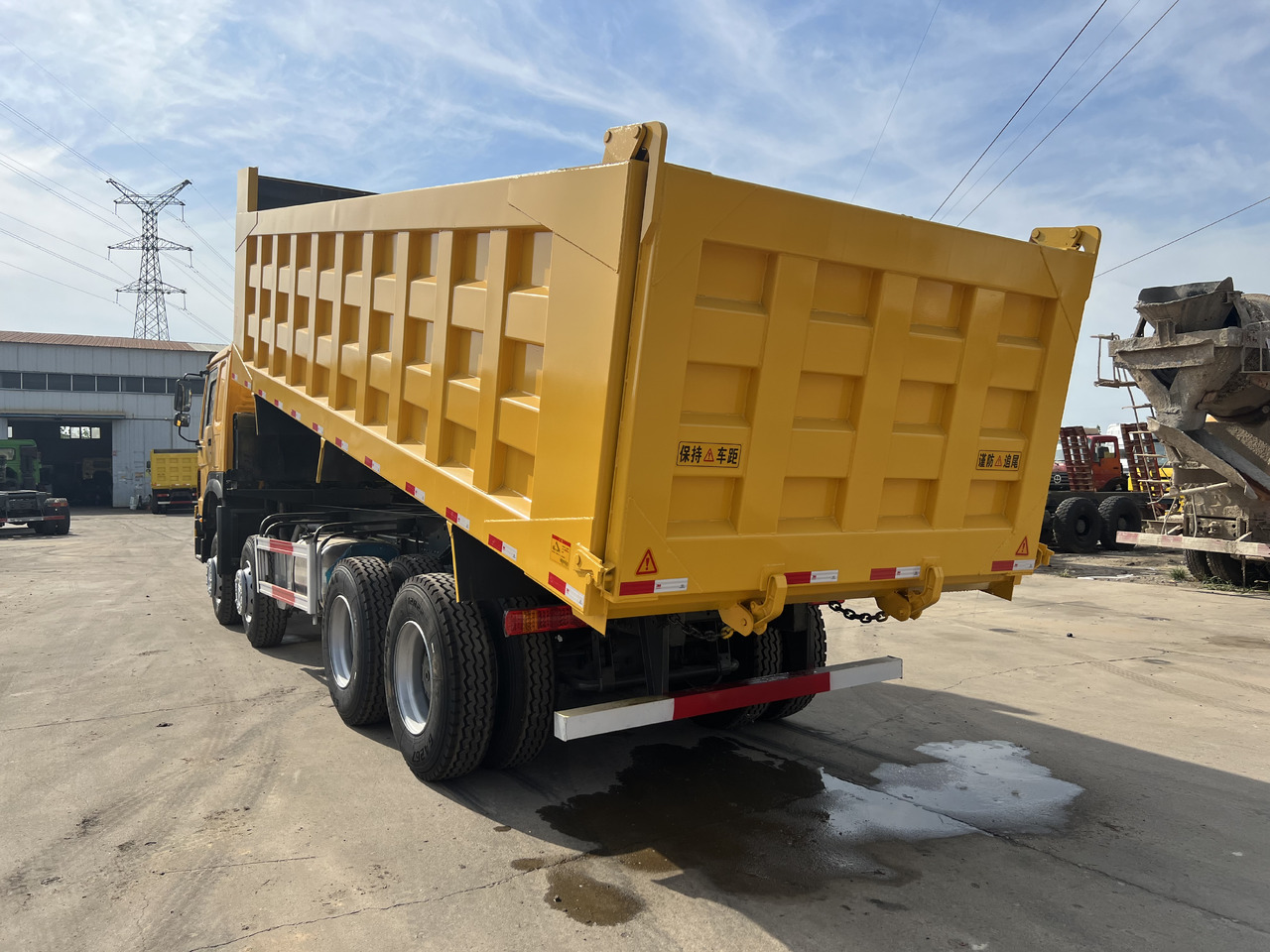 Самосвал SINOTRUK HOWO 8*4 RHD: фото 9 Самосвал SINOTRUK HOWO 8*4 RHD: фото 9